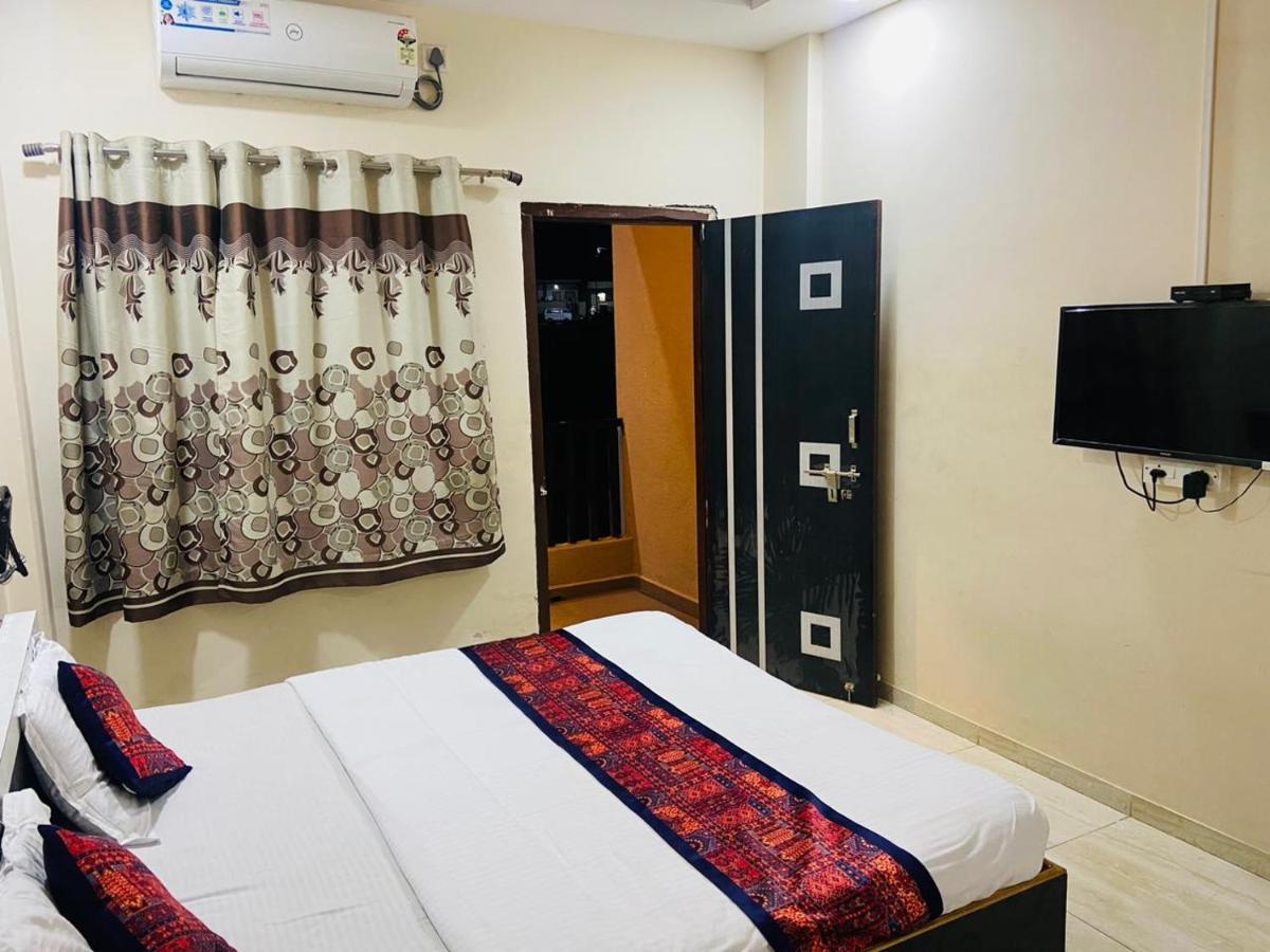 Hotel Meghmalhar Lodging Jejuri Εξωτερικό φωτογραφία