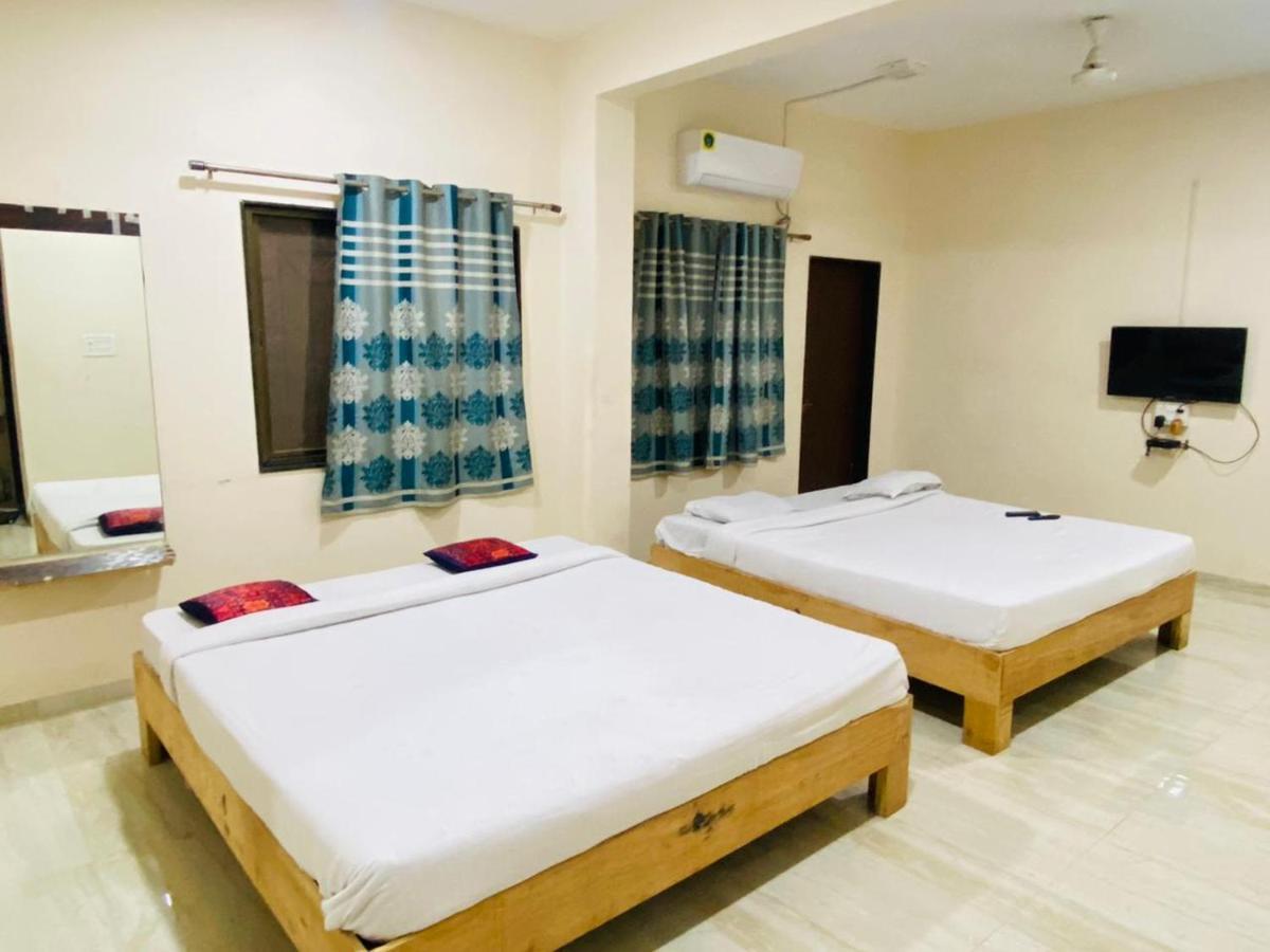 Hotel Meghmalhar Lodging Jejuri Εξωτερικό φωτογραφία