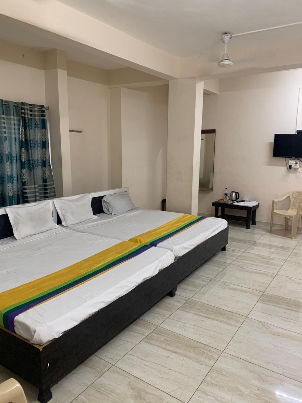 Hotel Meghmalhar Lodging Jejuri Εξωτερικό φωτογραφία